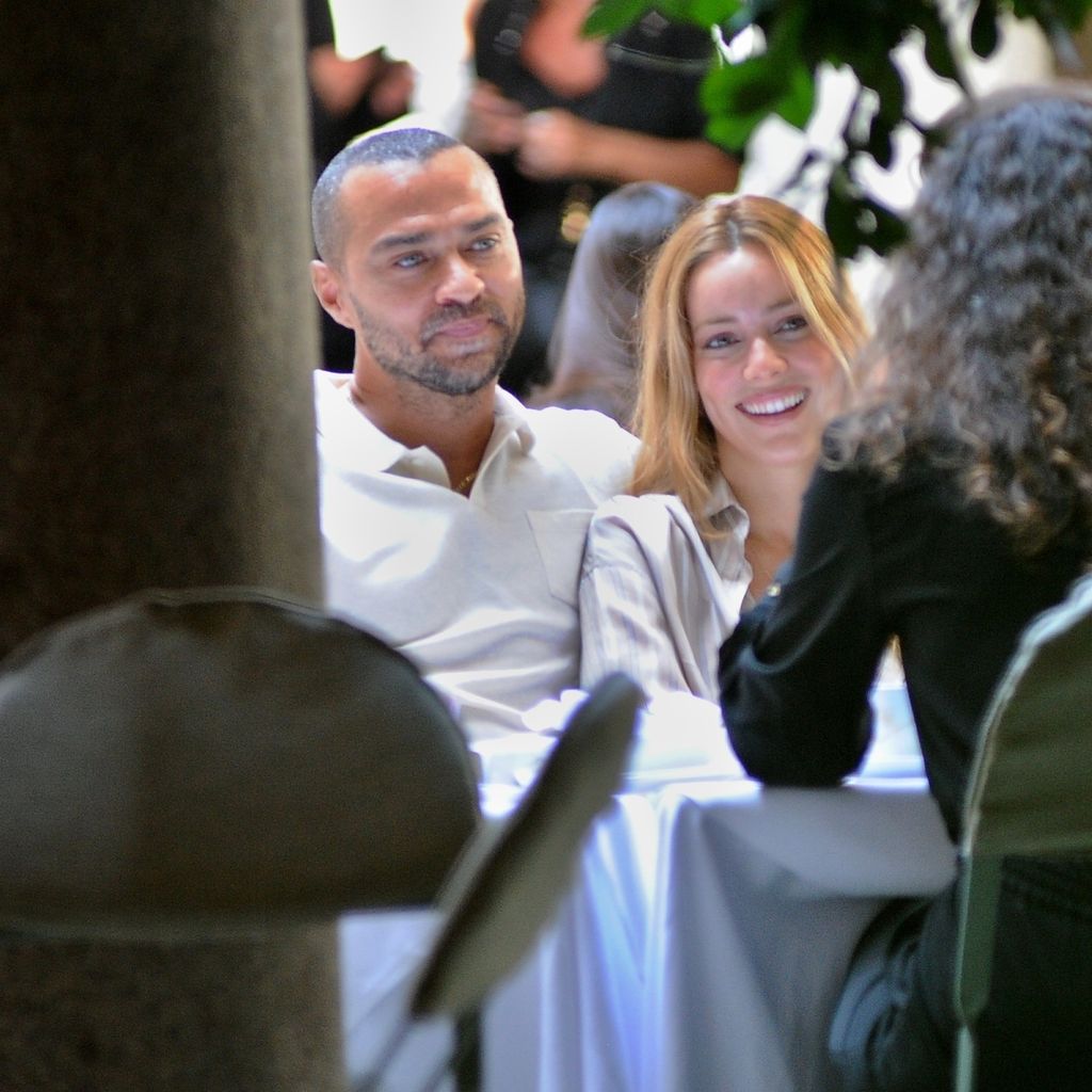 Jesse Williams und Alejandra Onieva genießen ihr Dinner in Mailand