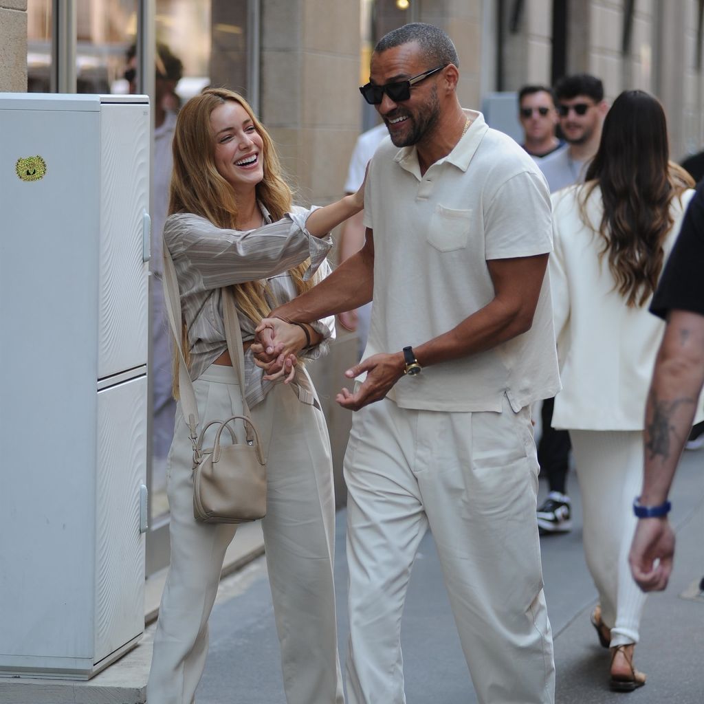Jesse Williams und Alejandra Onieva albern herum