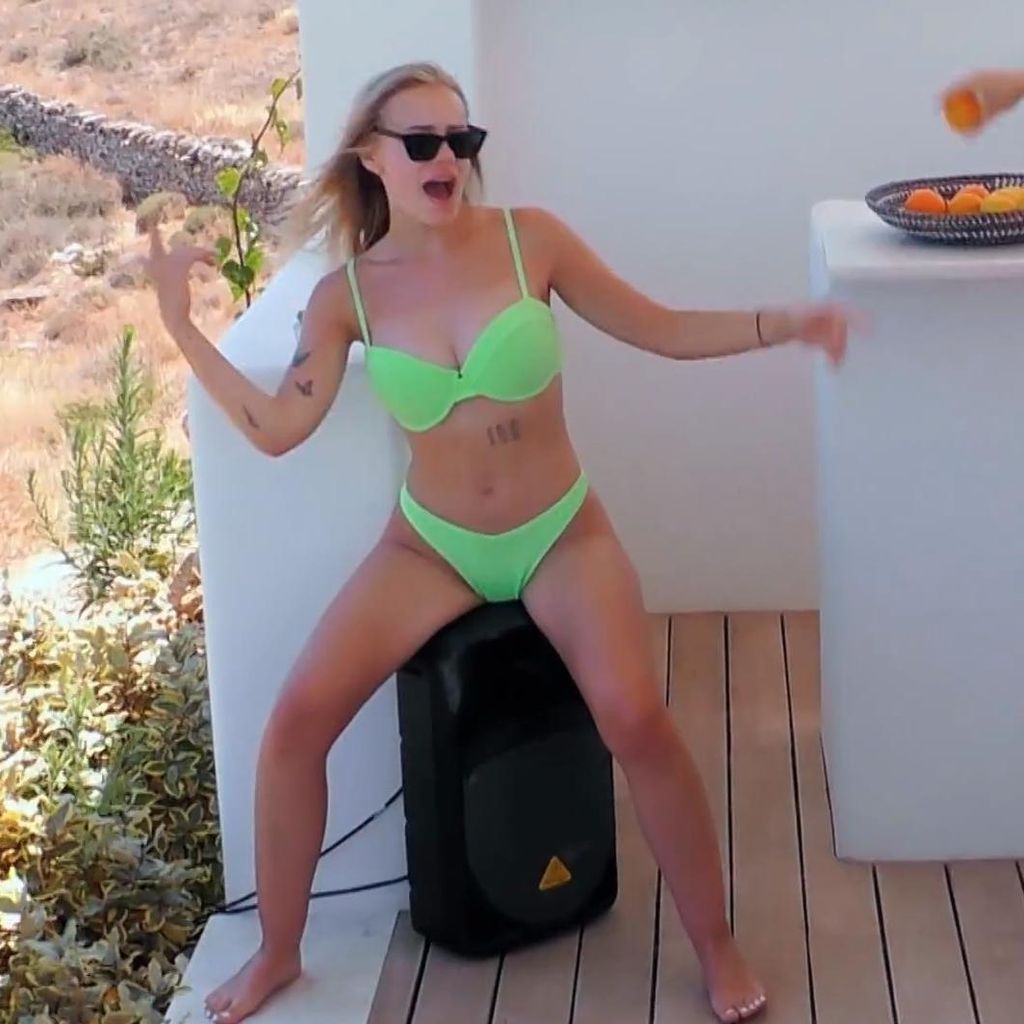 Jessi Accit und Elli Loretta bei "Temptation Island"