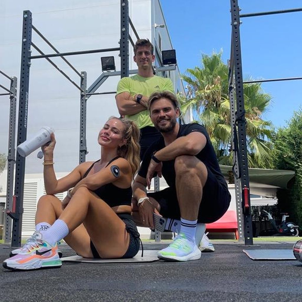 Jessi und Johannes Haller mit Chris Curtis