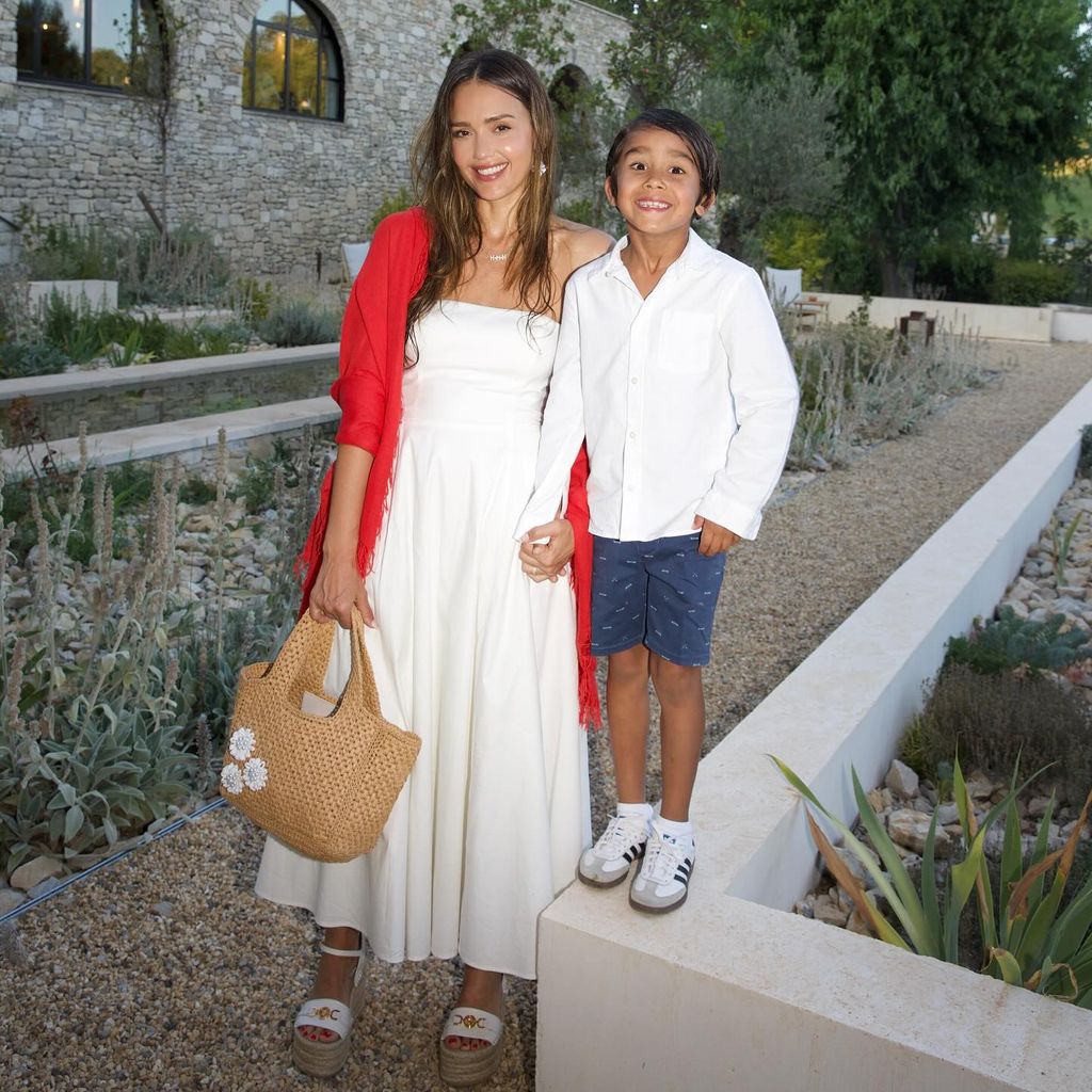 Jessica Alba mit ihrem Sohn Hayes