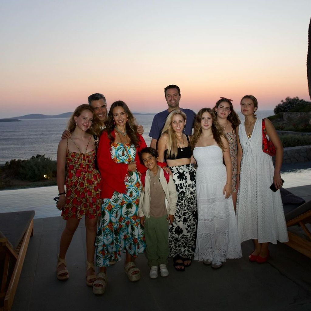 Jessica Alba mit ihrer Familie und Freunden, August 2024