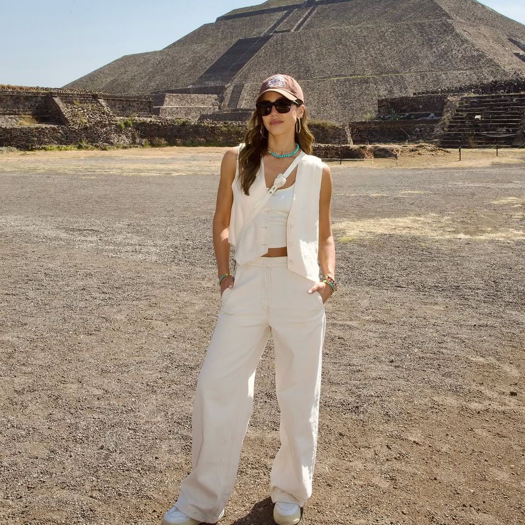Jessica Alba in Mexiko-Stadt, März 2025
