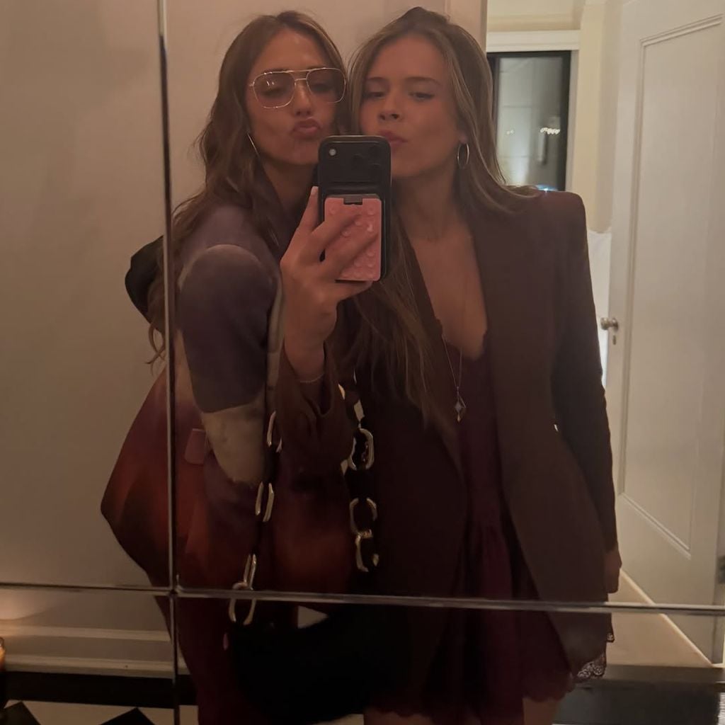 Jessica Alba und Tochter Honor machen ein Selfie