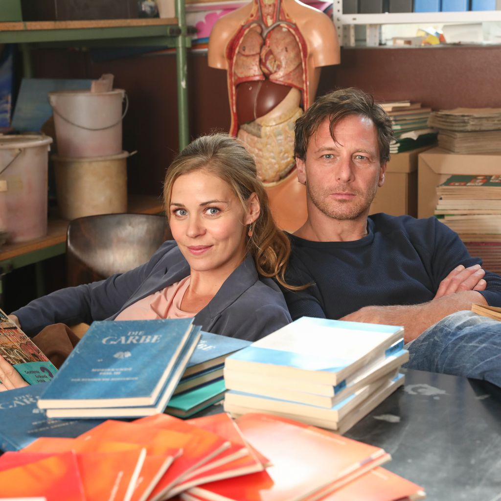 Jessica Ginkel und Hendrik Duryn am Set von "Der Lehrer"