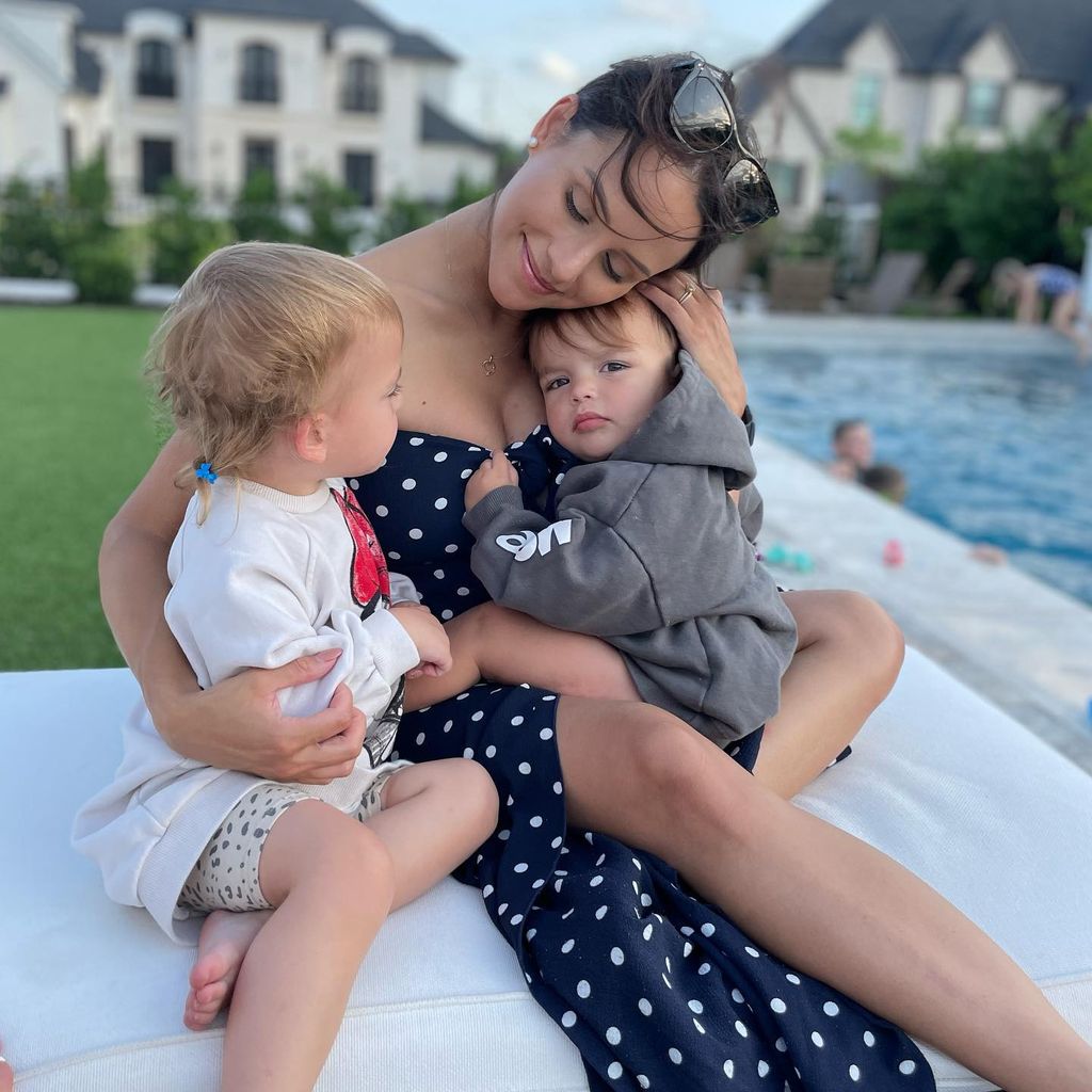 Jessica Graf mit ihren beiden Kindern