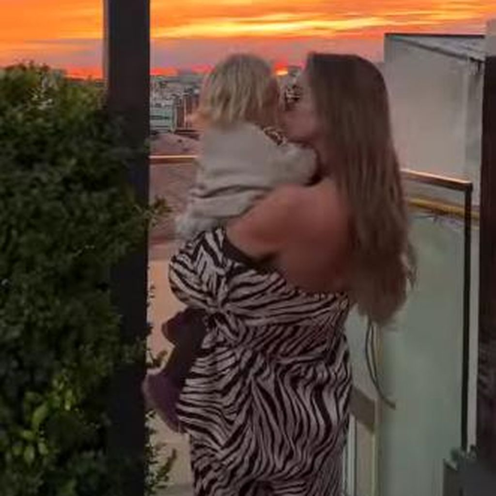 Jessica Haller mit ihrer Tocher Hailey-Su