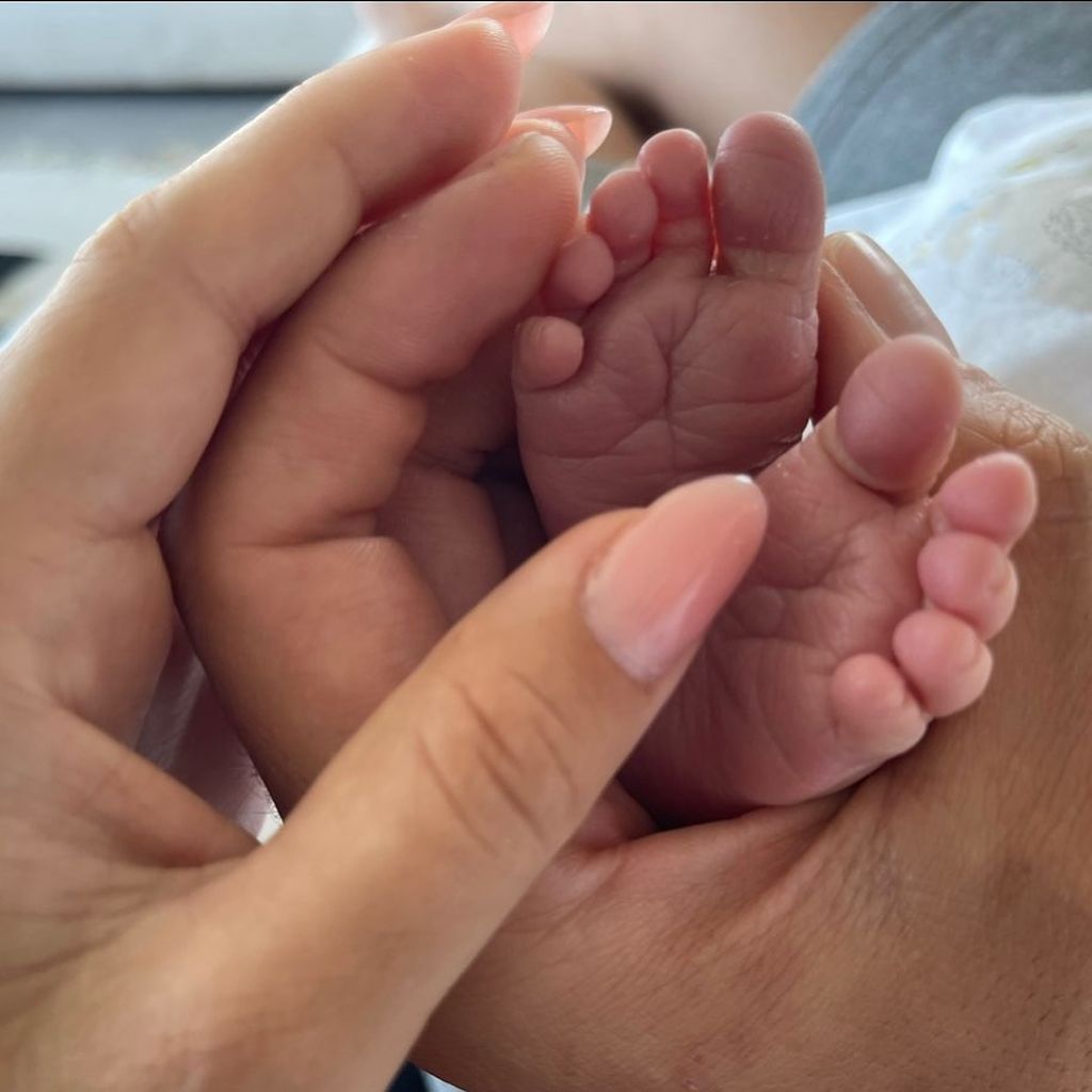Johannes und Jessica Haller mit ihrer Tochter Hailey-Su