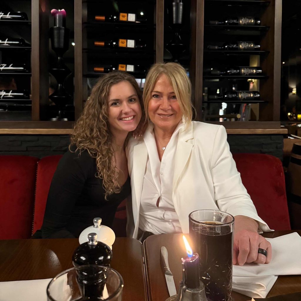 Garry Secrets Freundin Jessica mit seiner Mama Klarissa