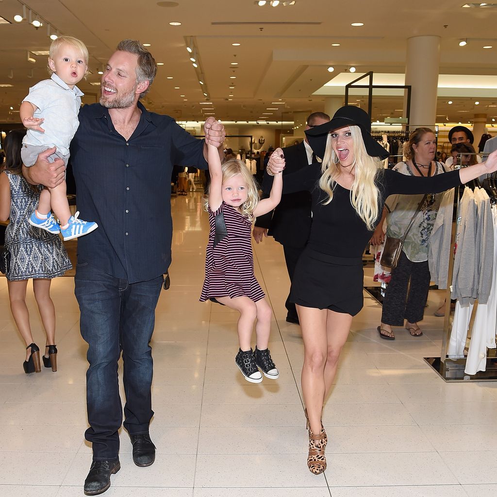 Jessica Simpson, Eric Johnson, Maxwell Drew Johnson und Ace Knute Johnson