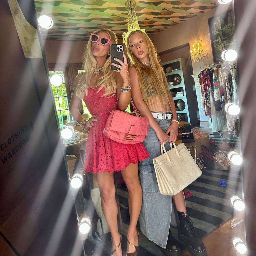 Jessica Simpson und ihre Tochter Maxwell im August 2023