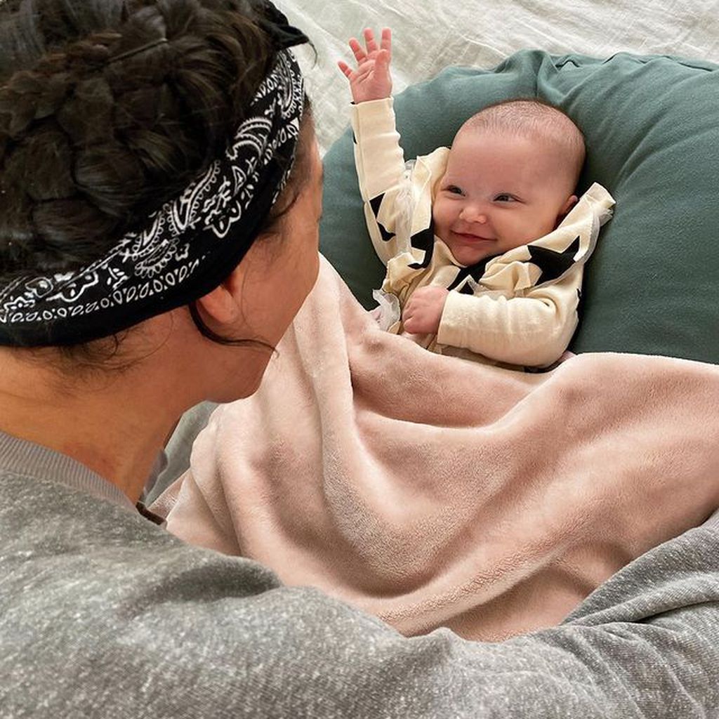Jessica Szohr mit ihrer Tochter Bowie
