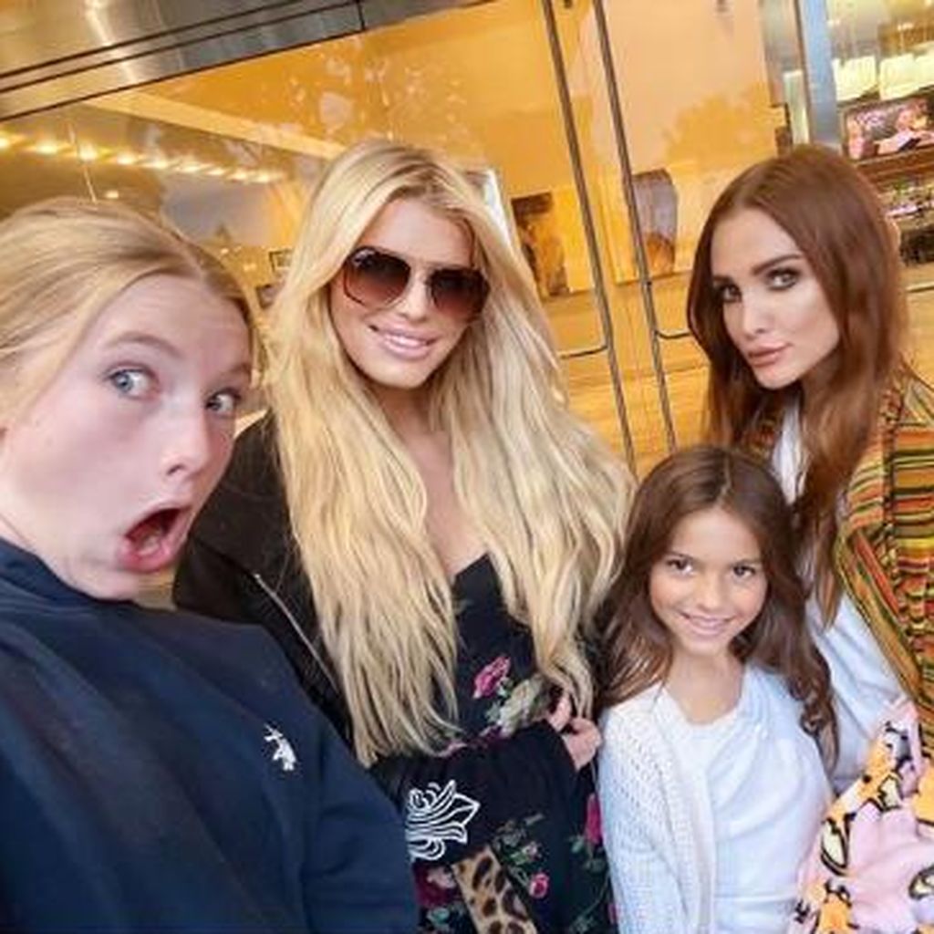 Jessica und Ashlee Simpson mit ihren Töchtern Maxwell und Jagger