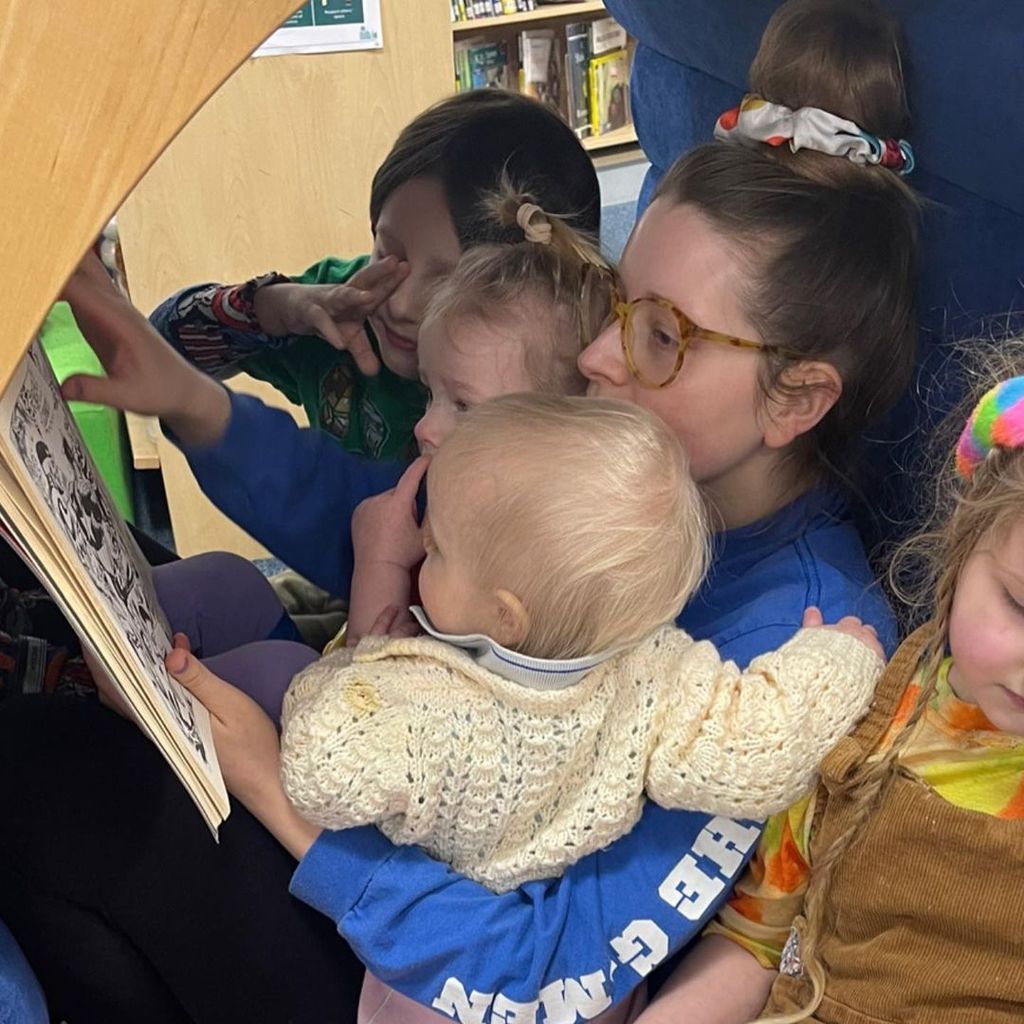 Jessie Cave mit ihren Kids im März 2023