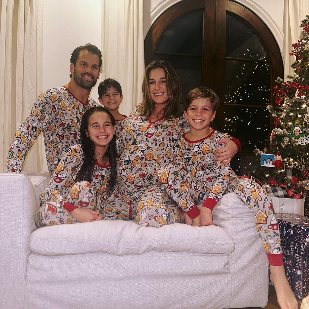 Jessie James Decker mit ihrem Mann Eric Decker und ihren Kindern