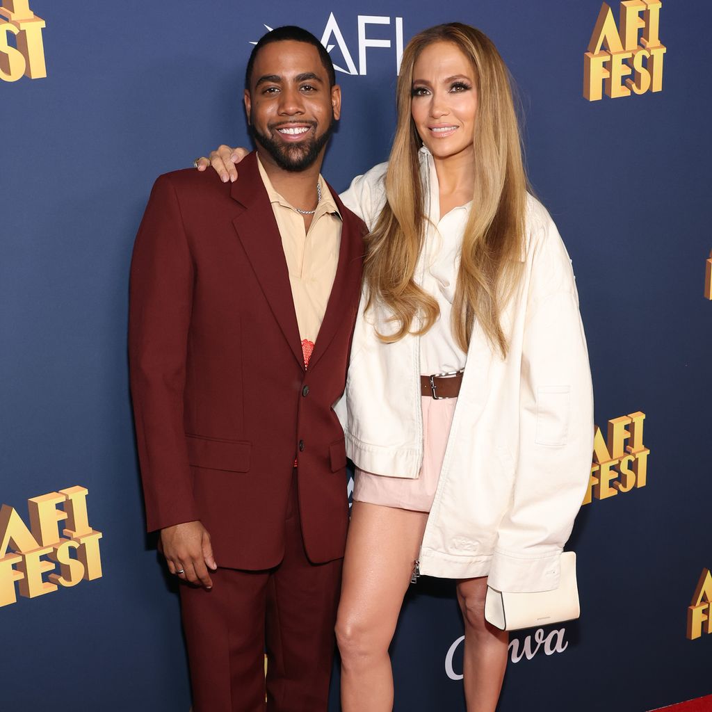 Jharrel Jerome und Jennifer Lopez beim Fototermin von "Unstoppable" in Kalifornien