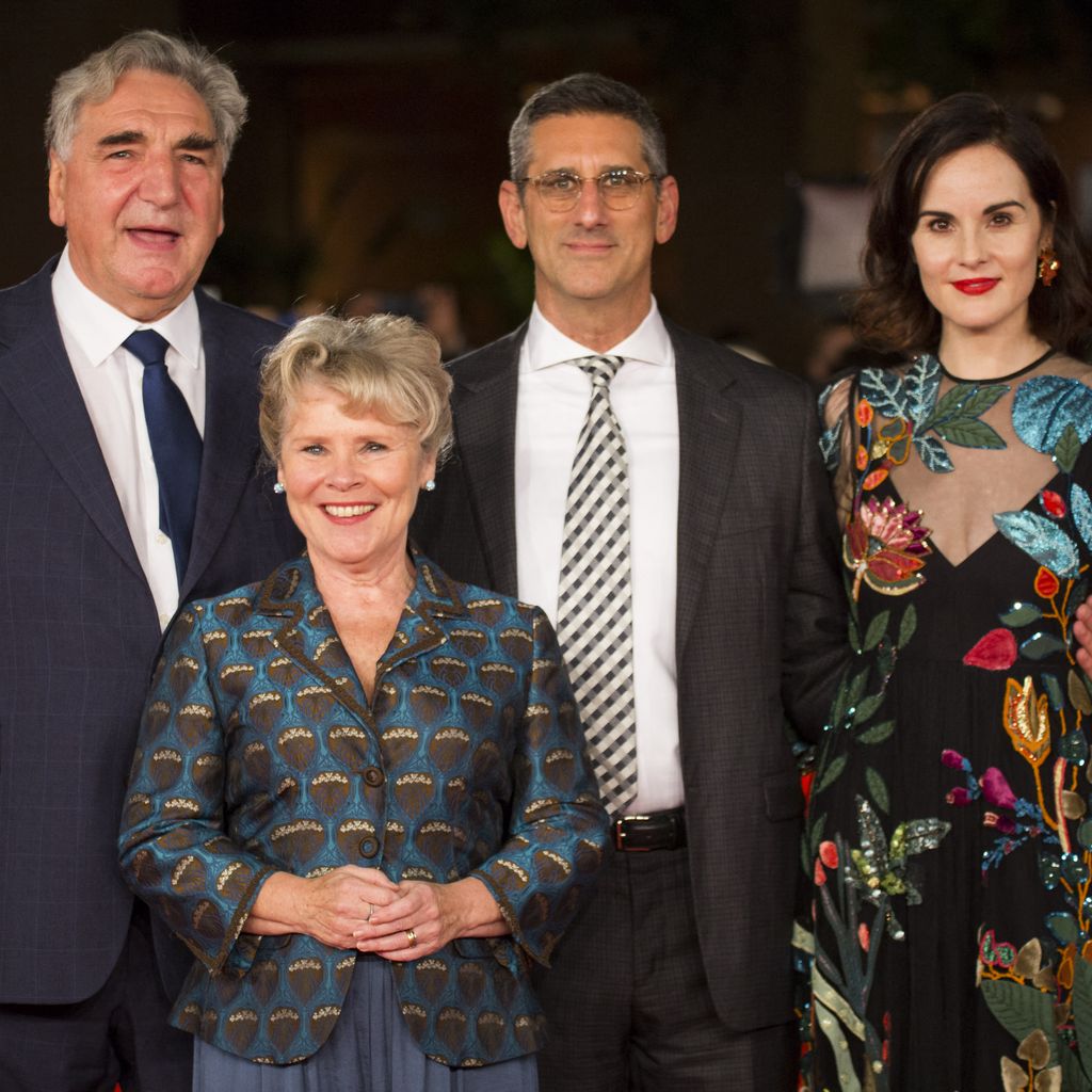 Jim Carter, Imelda Staunton, Michael Engler und Michelle Dockery im Oktober 2019