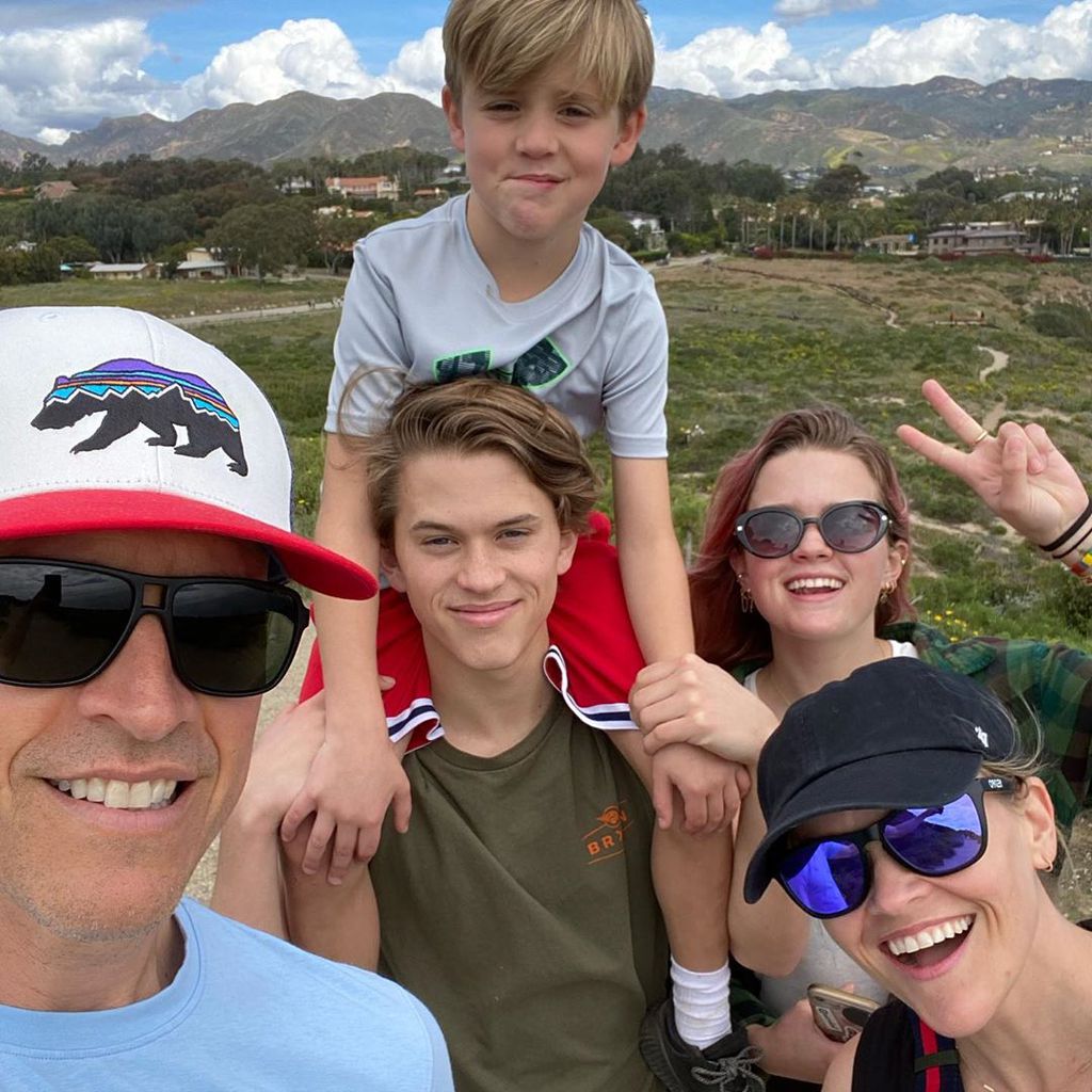Jim und Tennessee Toth, Ava und Deacon Phillippe und Reese Witherspoon, März 2020