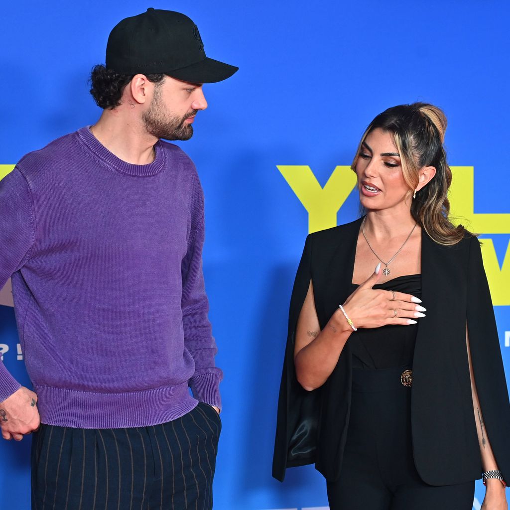 Jimi Blue Ochsenknecht und Yeliz Koc beim Fotocall zum Start von Staffel 2 von "Yeliz & Jimi – We are Family?" in Unterföhring