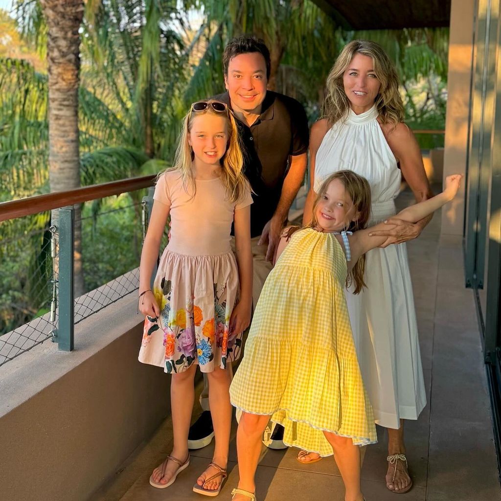 Jimmy Fallon mit seiner Frau Nancy Juvonen und seinen Töchtern Winnie Rose and Frances Cole