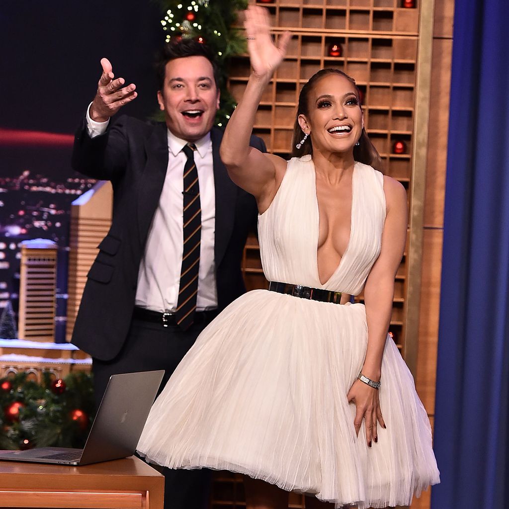 Jimmy Fallon und Jennifer Lopez in seiner Talkshow