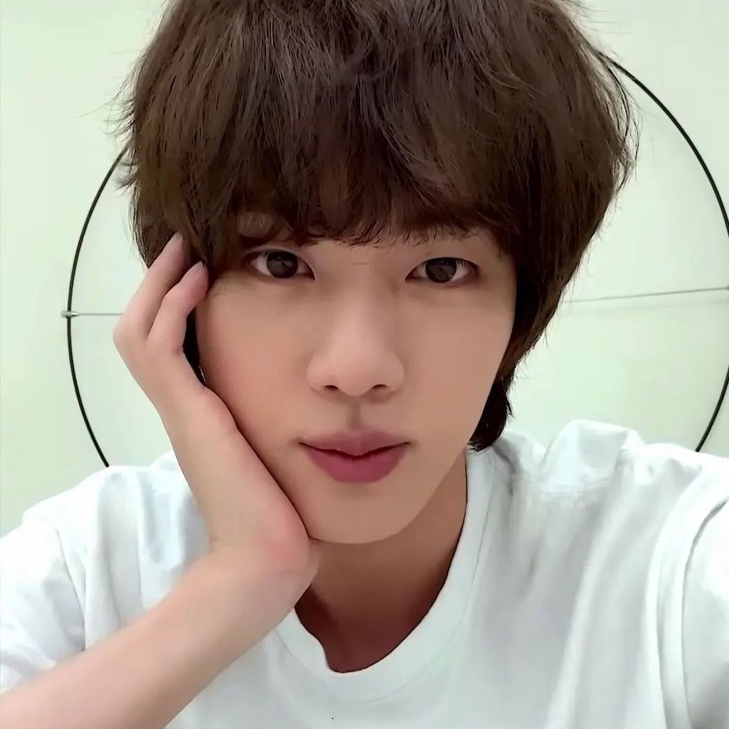 Jin von BTS auf Instagram, April 2023