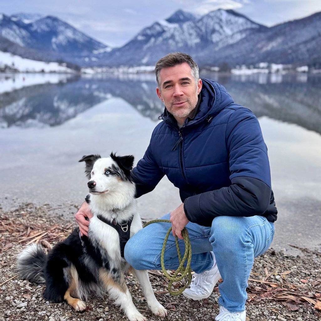 Jo Weil und sein Hund Sky, Dezember 2024