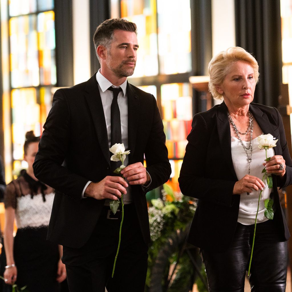 Jo Weil und Gabriele Metzger bei "Verbotene Liebe"