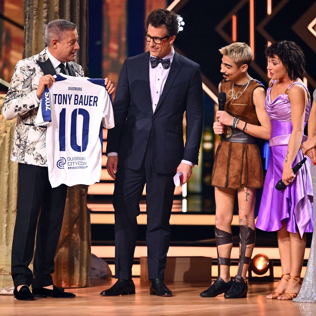Joachim Llambi, Daniel Hartwich, Tony Bauer, Anastasia Stan und Victoria Swarovski bei "Let's Dance"