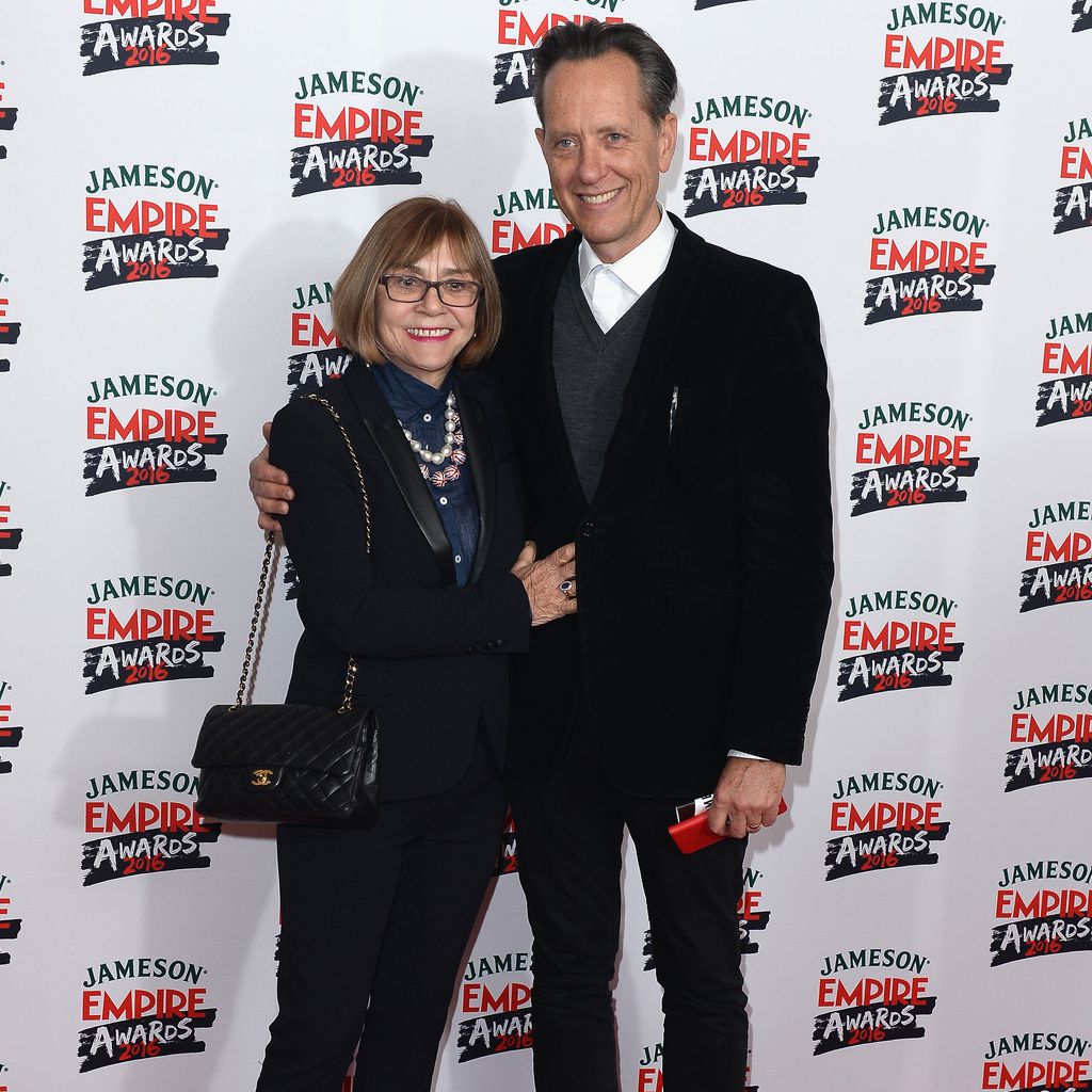 Joan Washington und Richard E. Grant