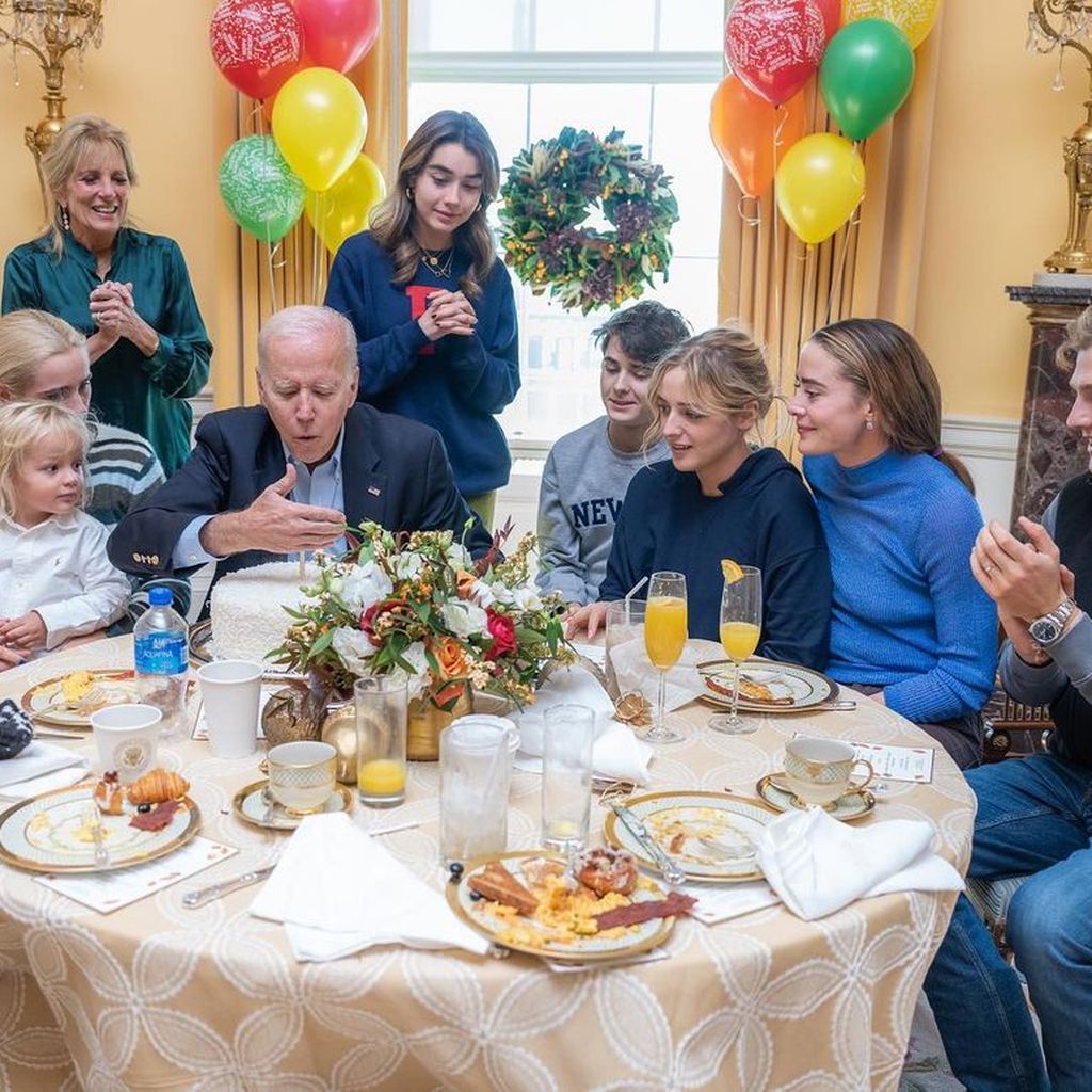 Joe Biden mit seiner Familie an seinem 80. Geburtstag