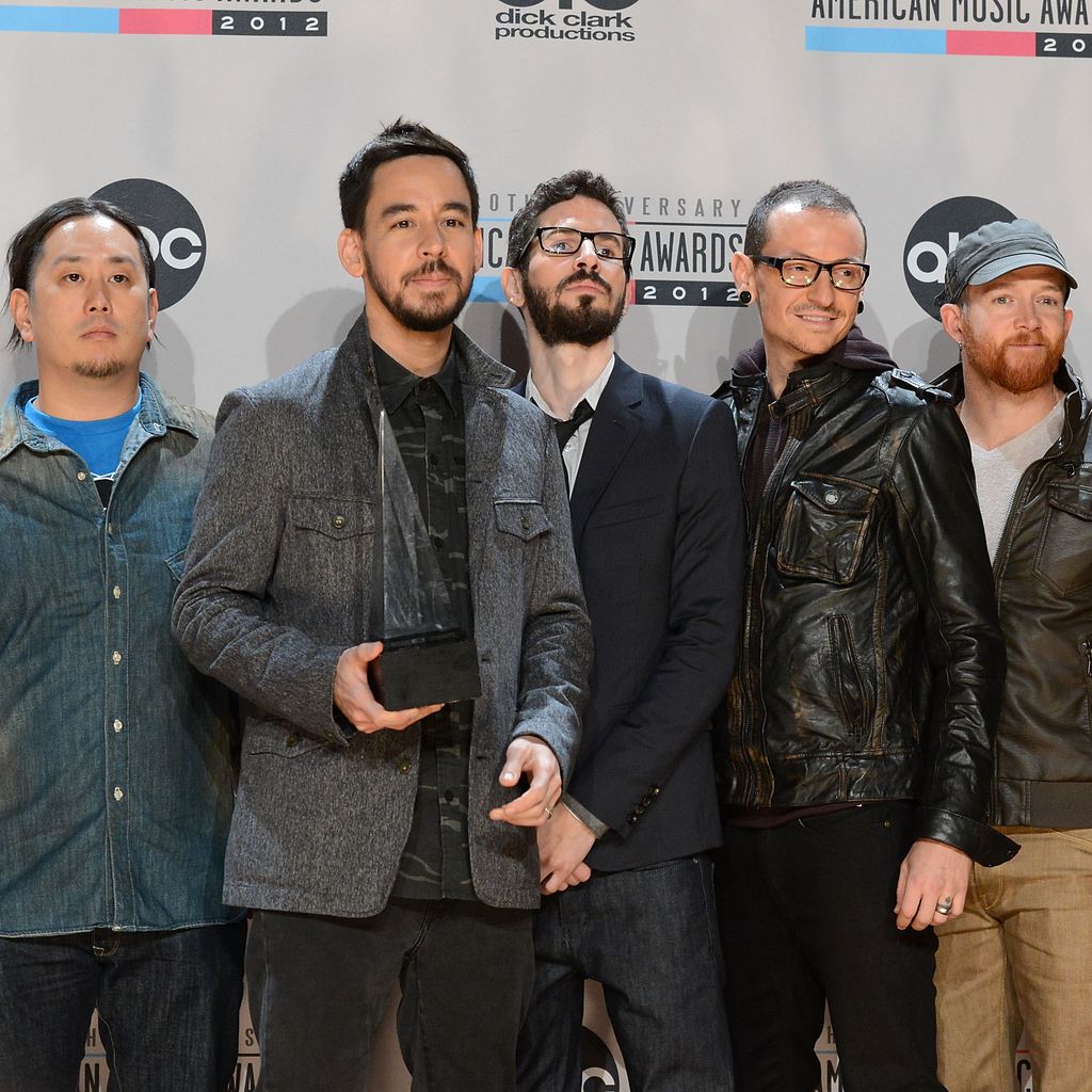 Joe Hahn, Mike Shinoda, Brad Delson, Chester Bennington, Dave Farrell, and Rob Bourdon