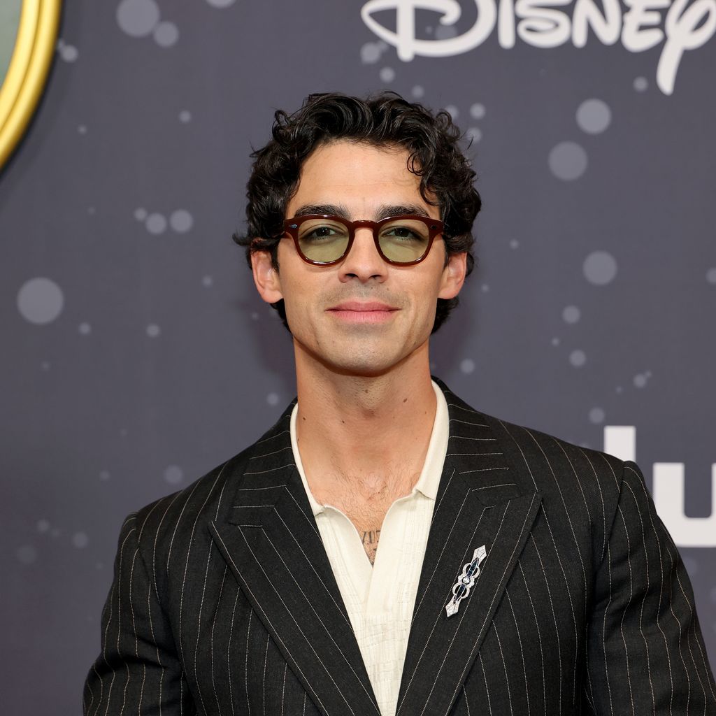 Joe Jonas bei der Premiere von "A Very Jonas Christmas Movie" 2025