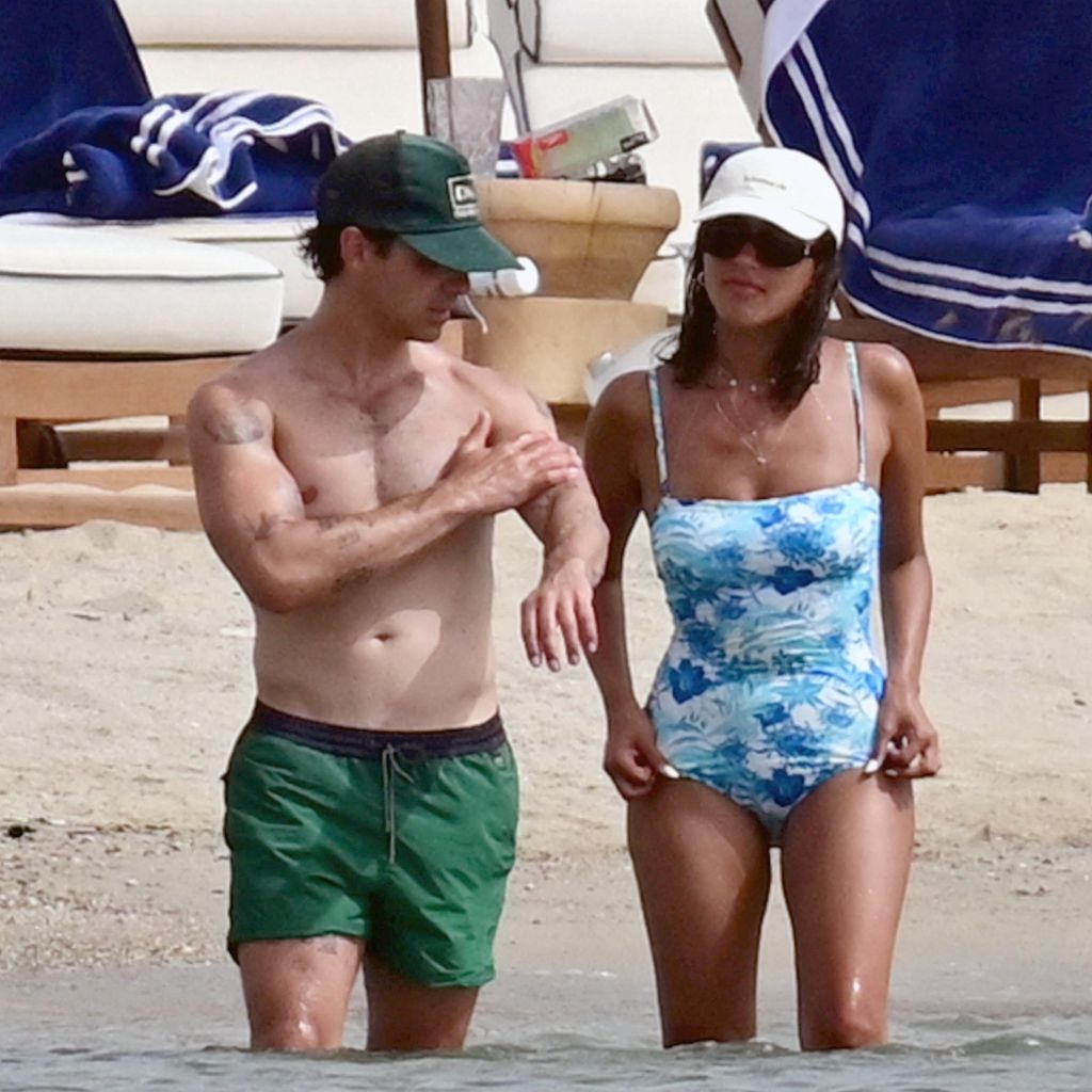 Joe Jonas und eine Unbekannte im Juni 2024