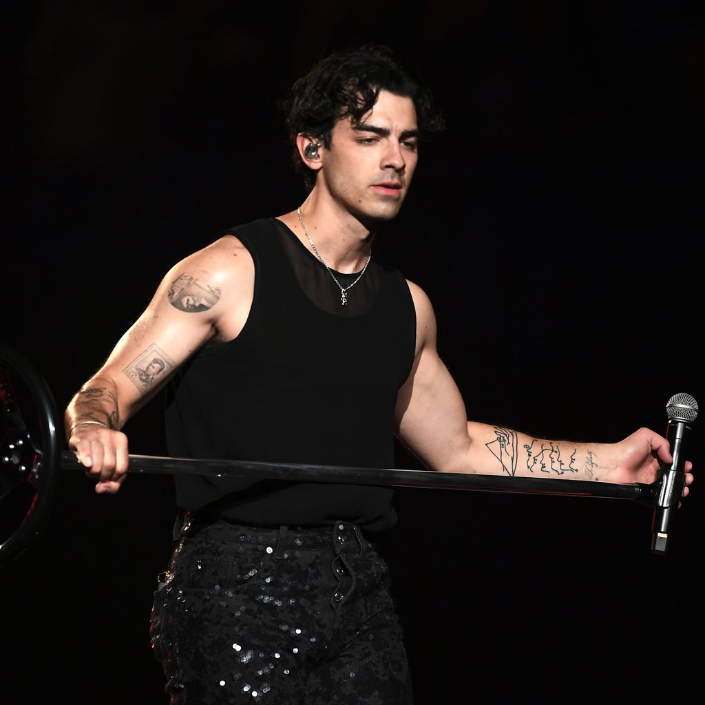 Joe Jonas, Sänger
