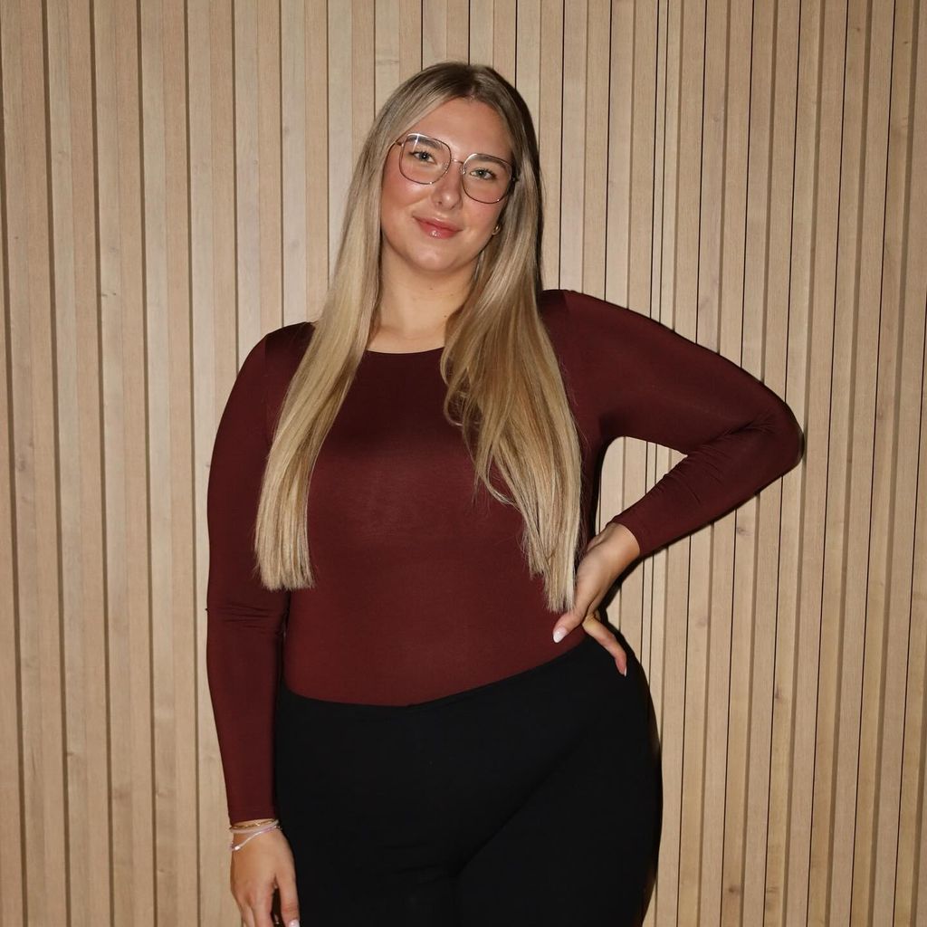 Joelina Karabas, Tochter von Daniela Büchner