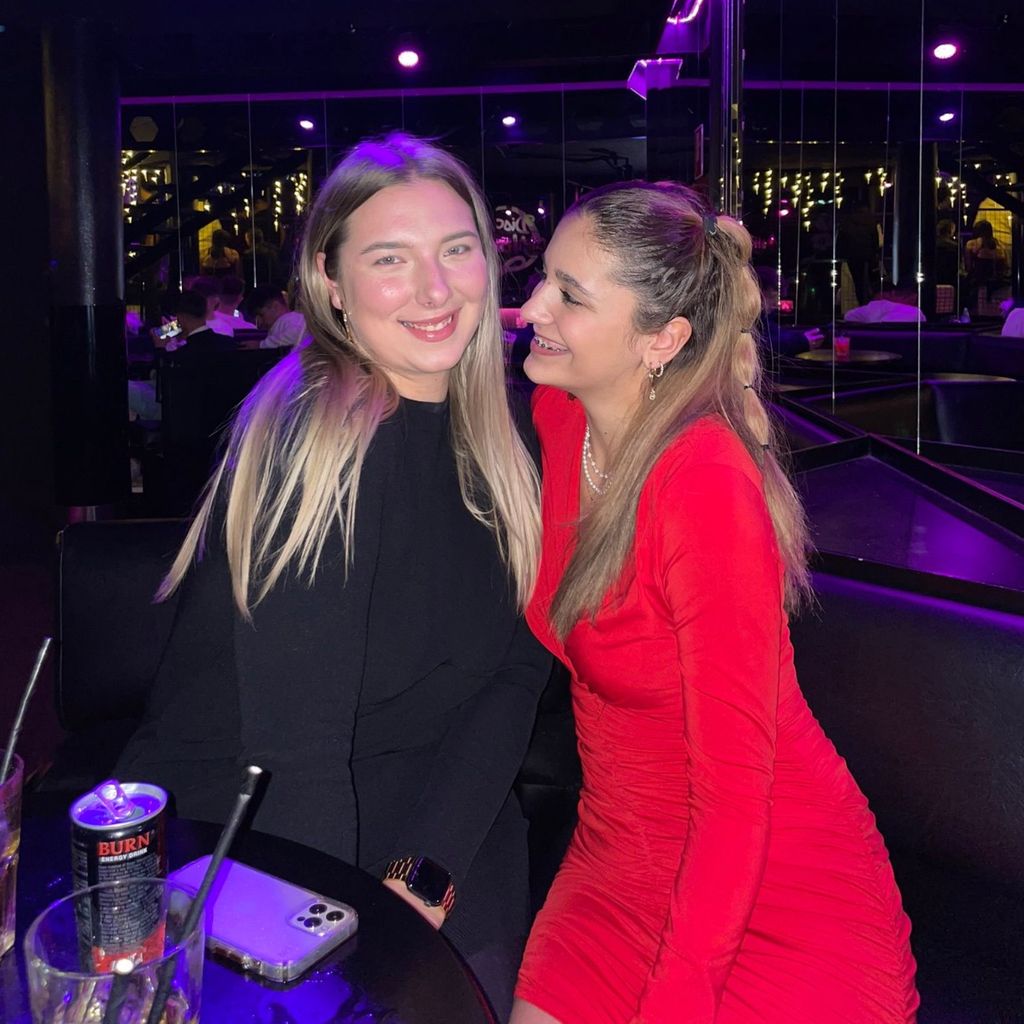 Joelina und Jada Karabas