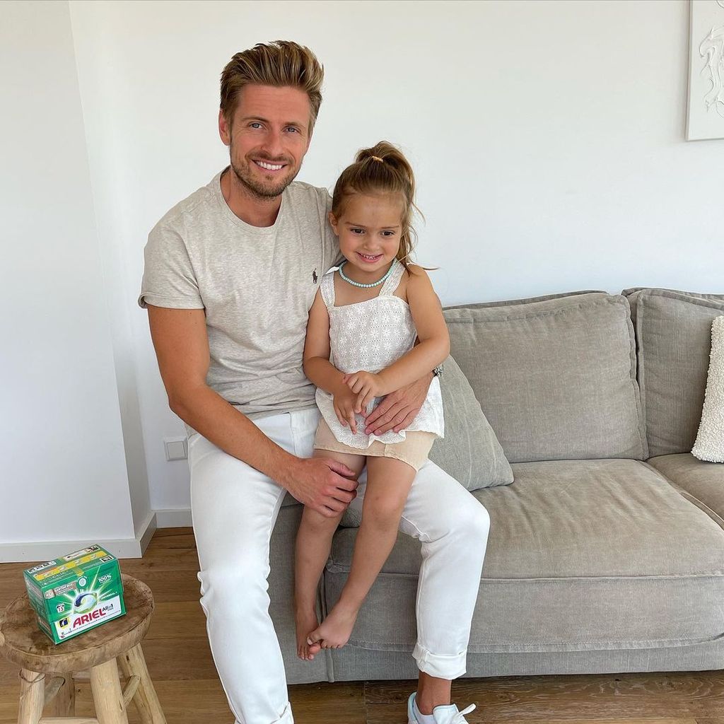 Jörn Schlönvoigt mit seiner Tochter im August 2022