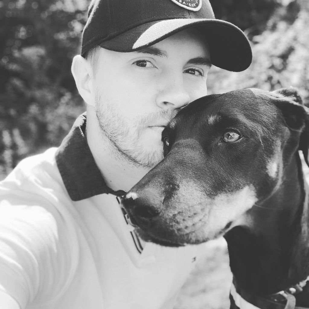 Joey Heindle mit seiner Hündin