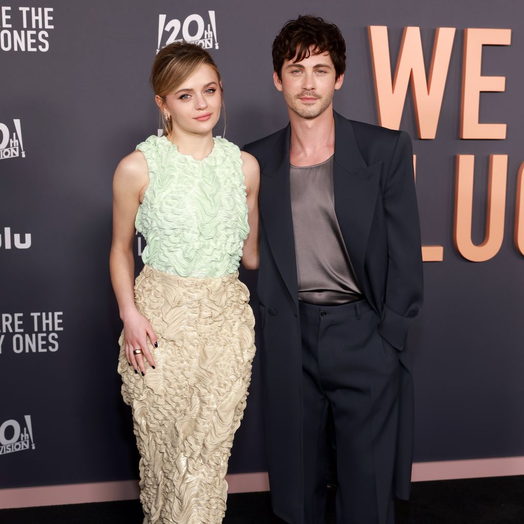 Joey King und Logan Lerman bei der Premiere von "We Were The Lucky Ones", März 2024