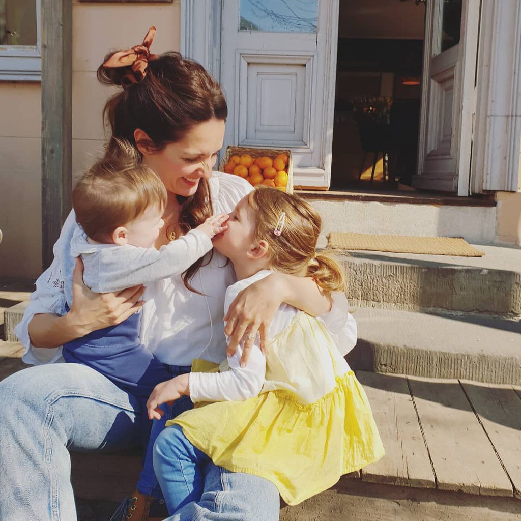 Moderatorin Johanna Klum mit ihren Kindern