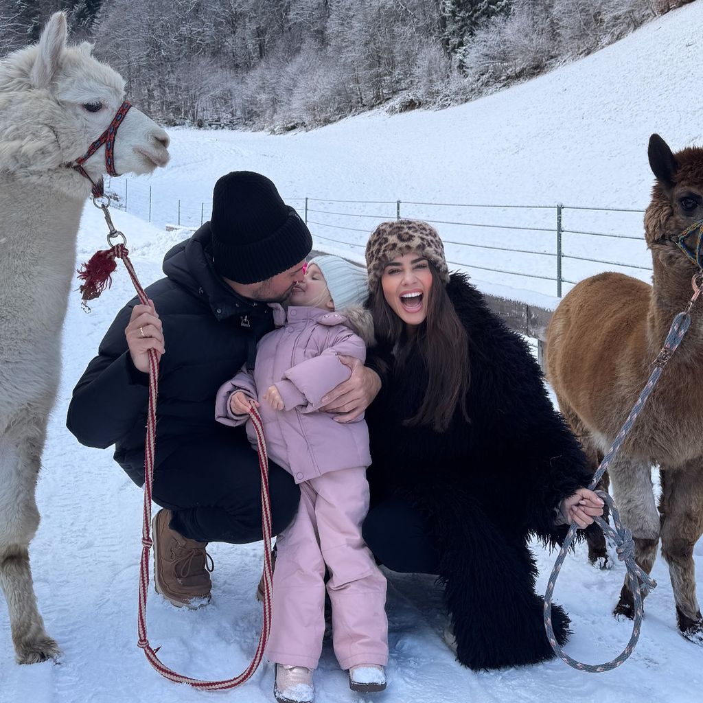 Johannes und Jessica Haller mit ihrer Tochter Hailey-Su