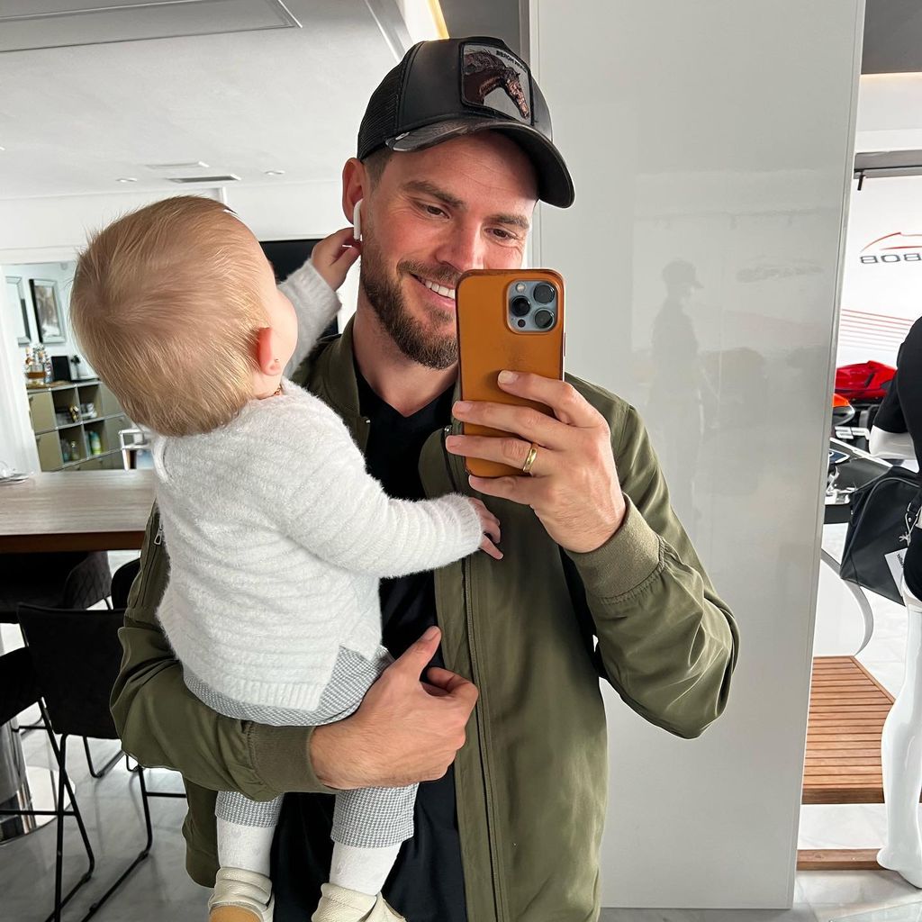 Johannes Haller mit seiner Tochter Hailey-Su