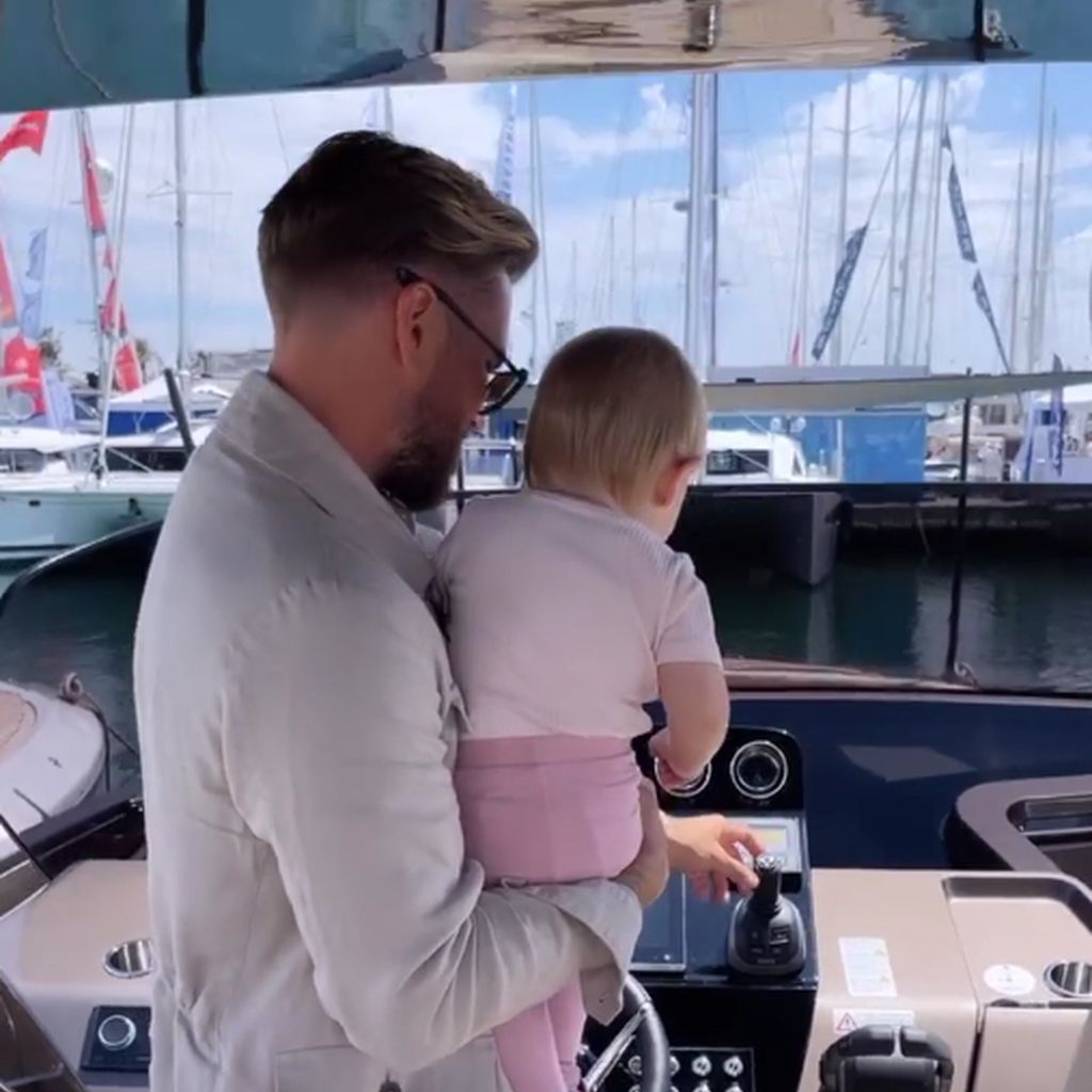 Johannes Haller mit seiner Tochter Hailey-Su