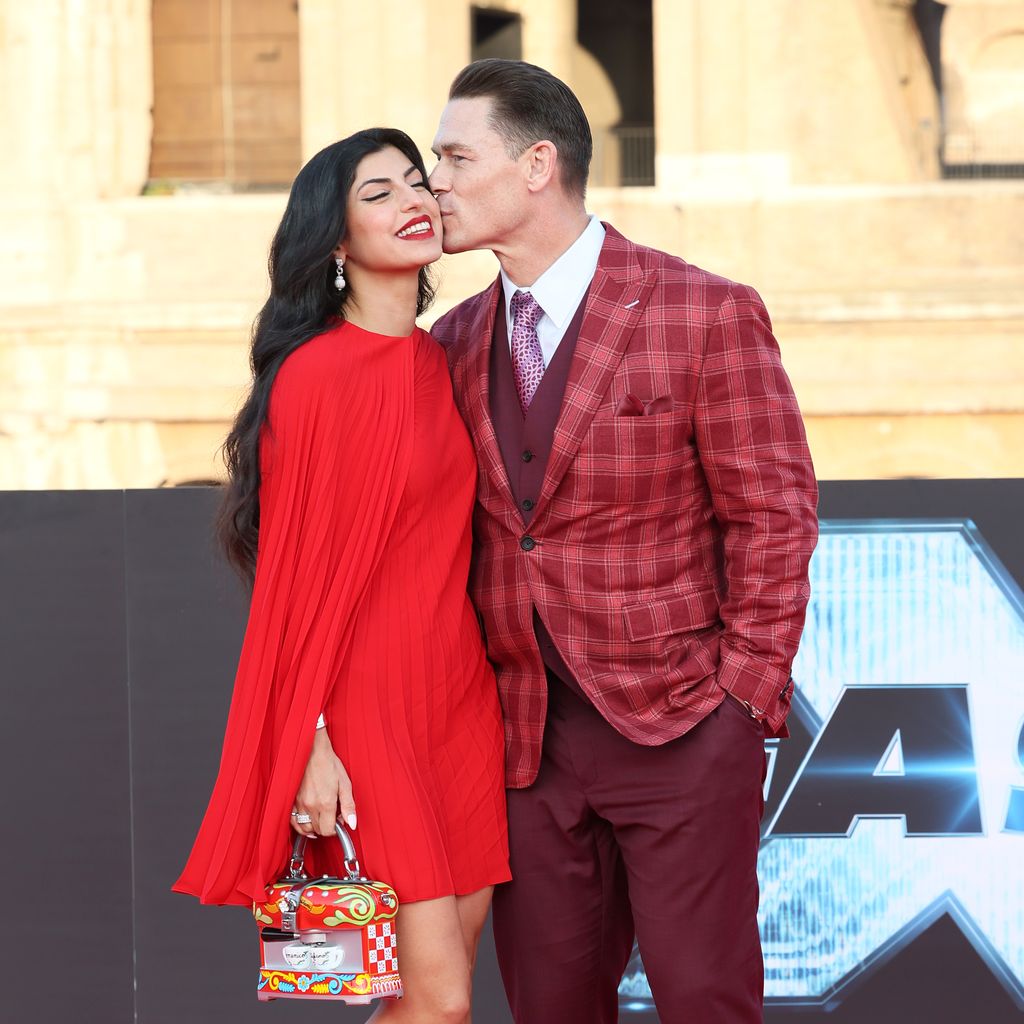 Schauspieler John Cena und seine Frau Shay Shariatzadeh