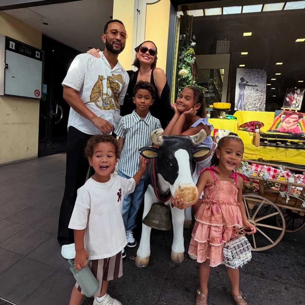 John Legend und Chrissy Teigen mit ihren vier Kindern, Juli 2026
