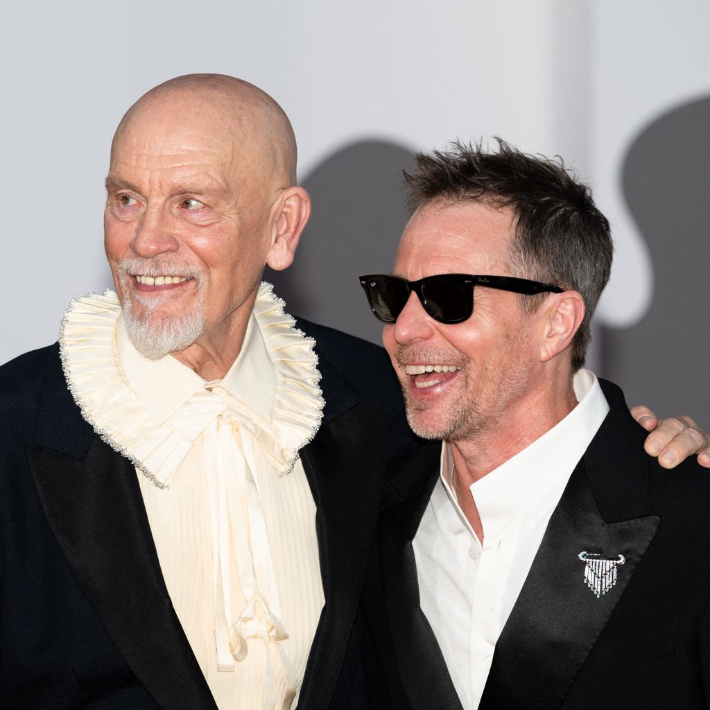 John Malkovich und Sam Rockwell bei der Premiere von "Wild Horse Nine" auf dem roten Teppich der 83. Filmfestspiele von Venedig