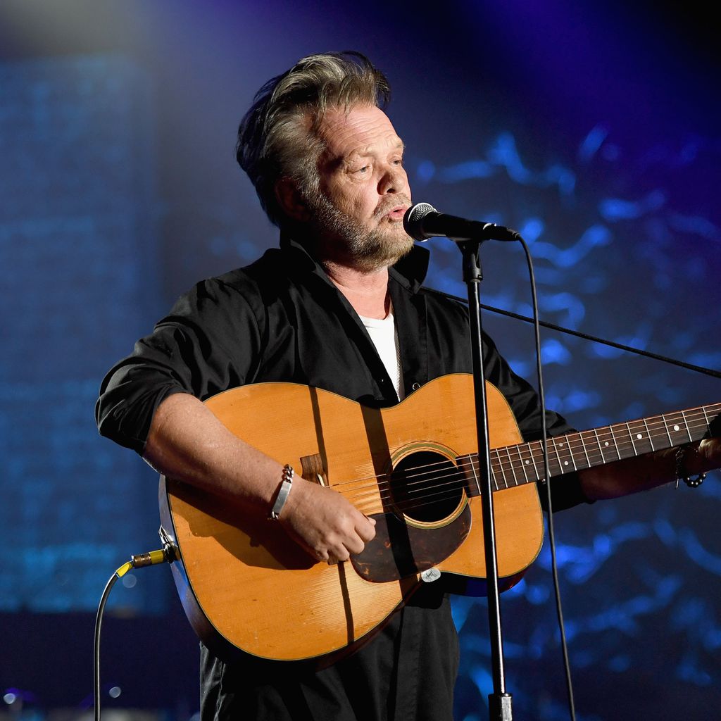 John Mellencamp, Sänger