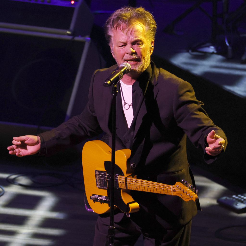 John Mellencamp, Sänger