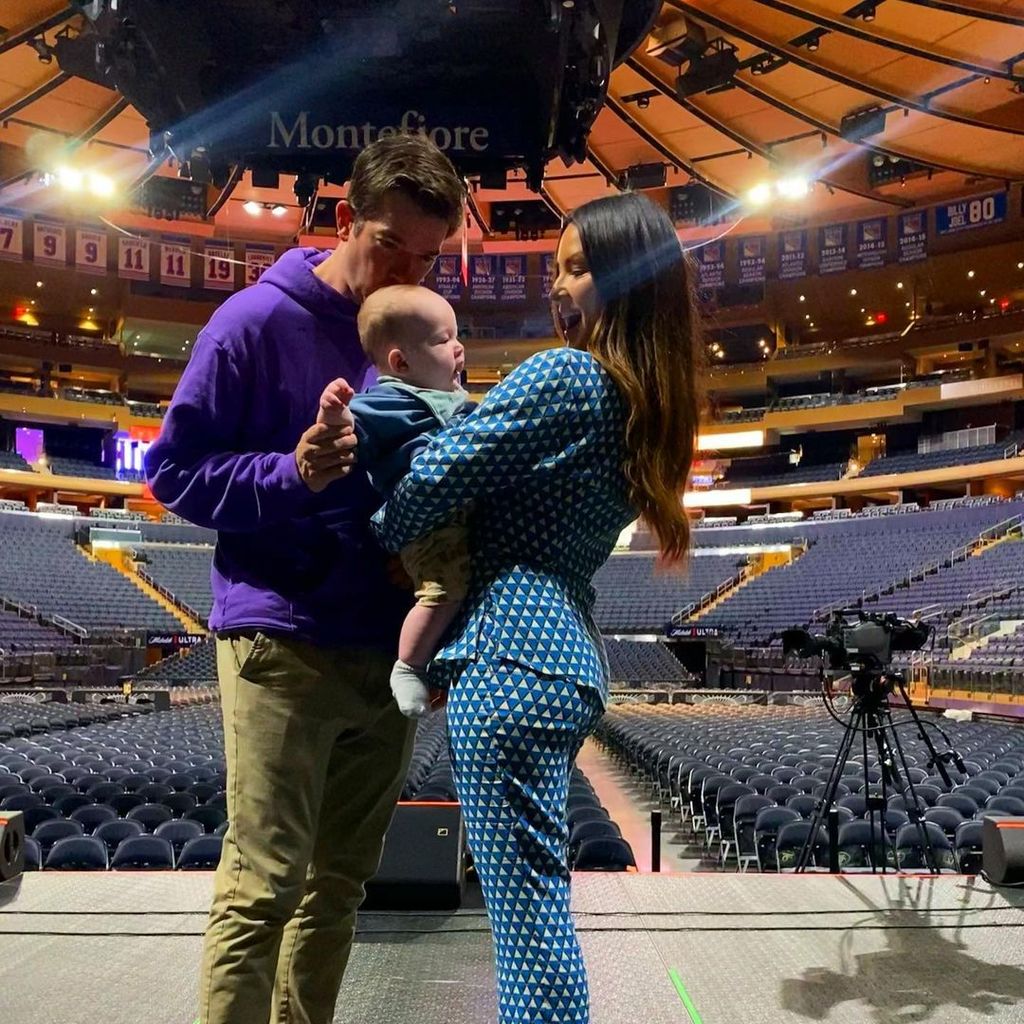 John Mulaney, Olivia Munn und ihr Baby Malcolm im Juni 2022